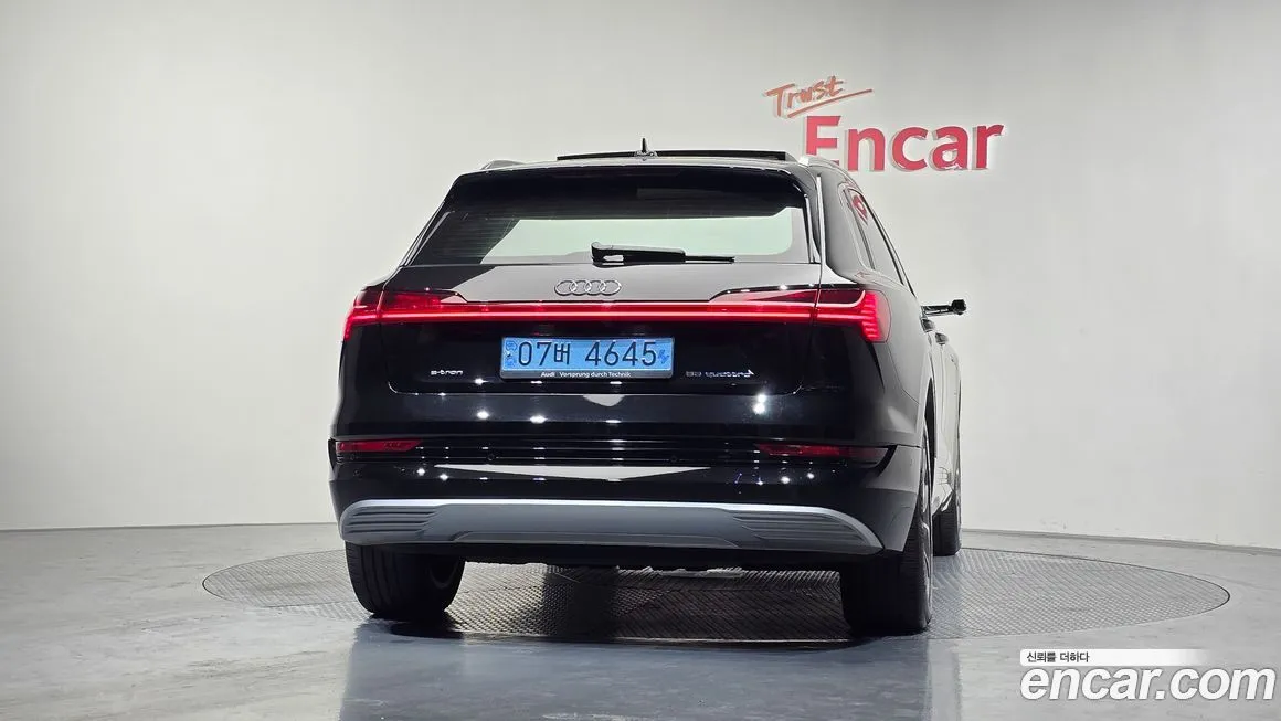 Audi e-tron 2022 из KR, фото 4