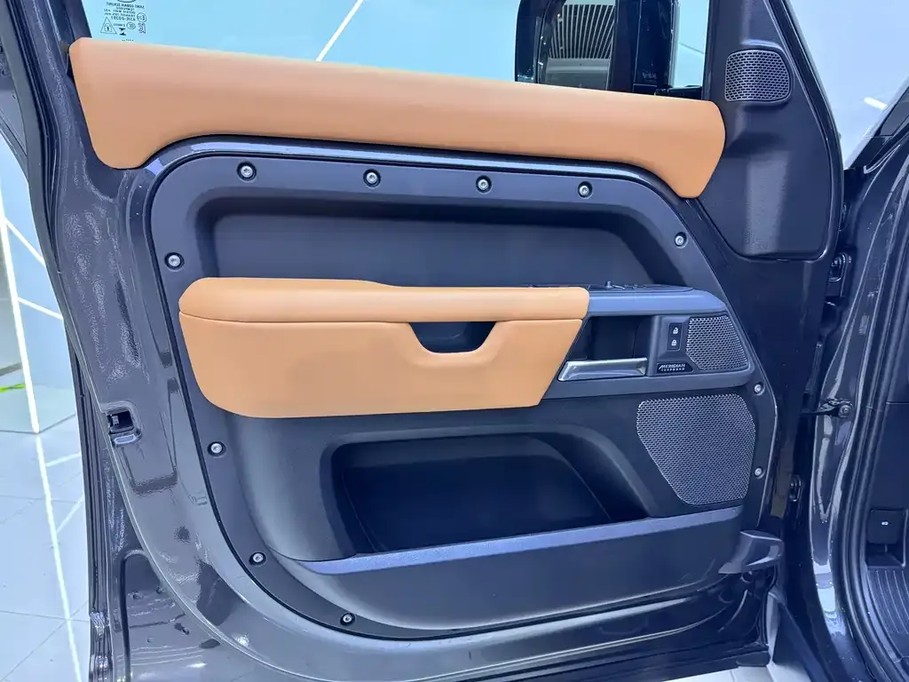 Land Rover Defender 2023 из CN, фото 4