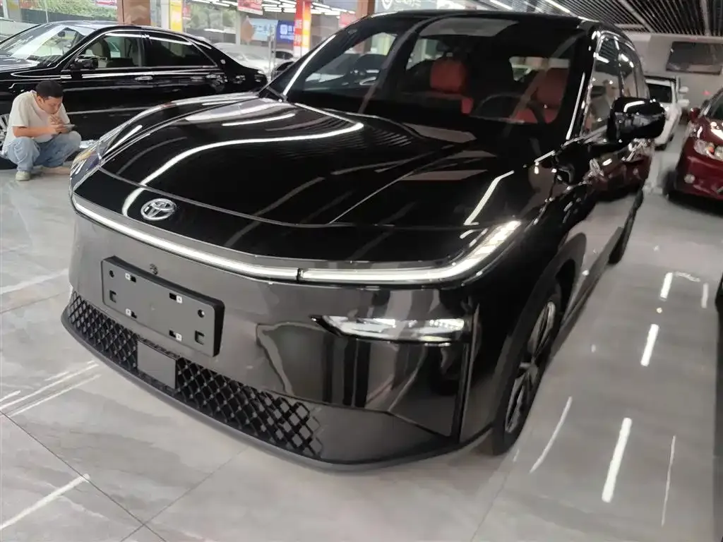 Toyota Platinum 3X 2025 из CN, фото 1