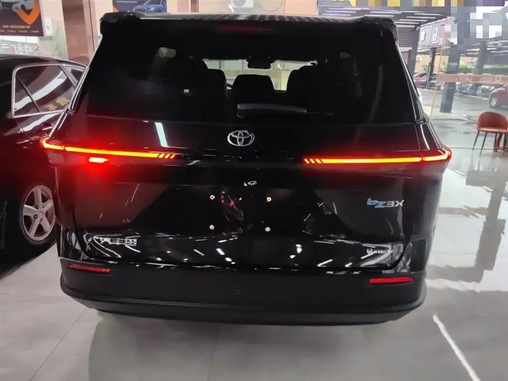 Toyota Platinum 3X 2025 из CN, фото 6