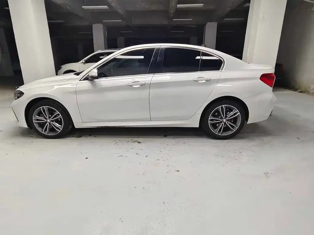 BMW 1 Series 2021 из CN, фото 4