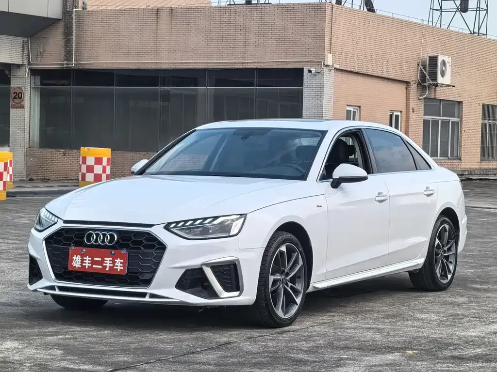 Audi A4L 2022 из CN, фото 1