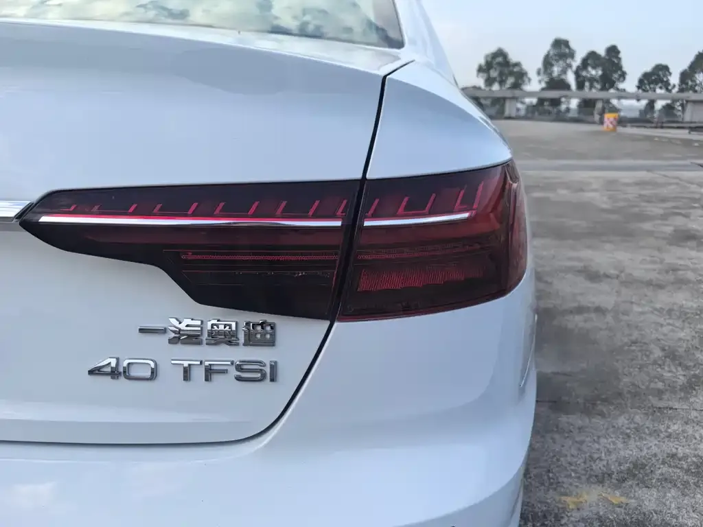 Audi A4L 2022 из CN, фото 7