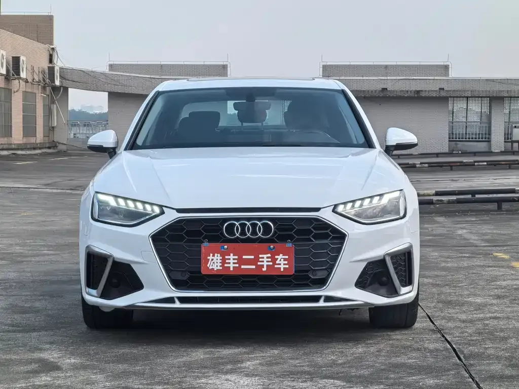 Audi A4L 2022 из CN, фото 4