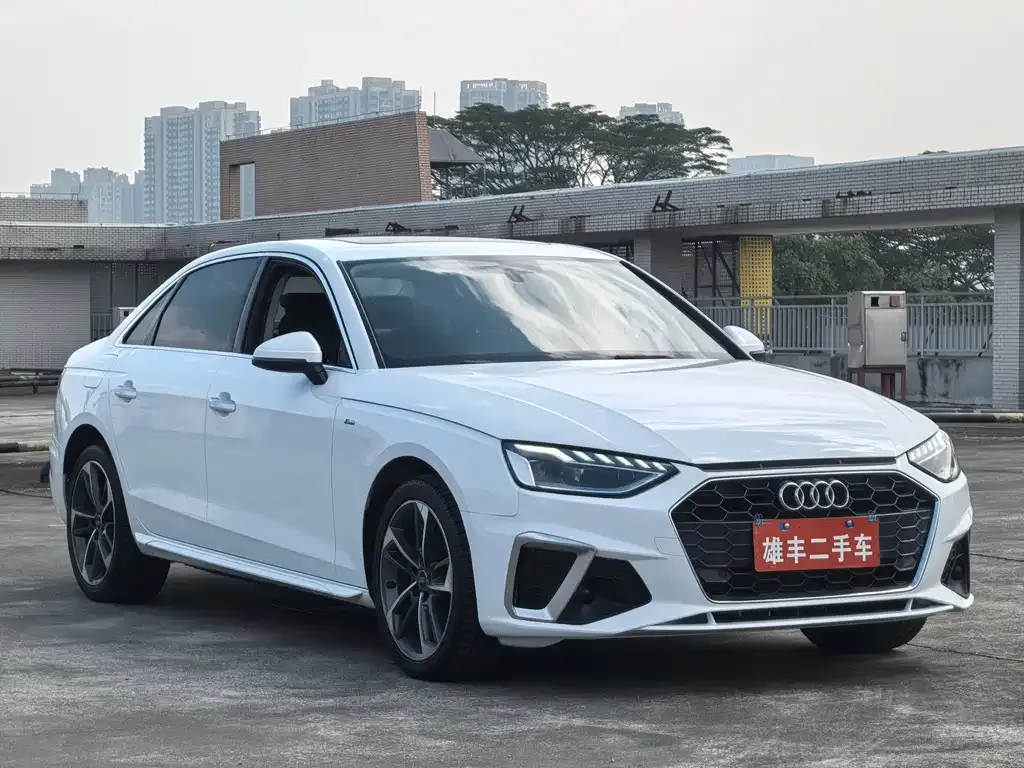 Audi A4L 2022 из CN, фото 10