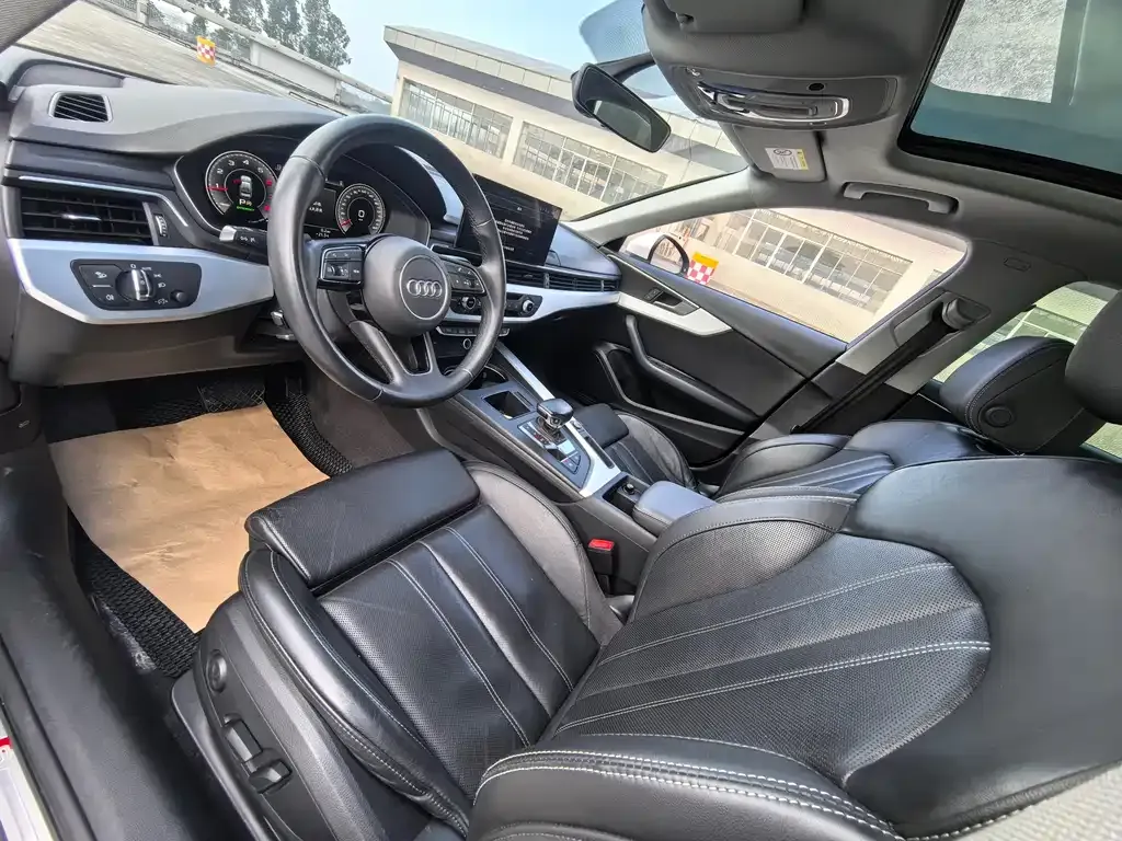 Audi A4L 2022 из CN, фото 2
