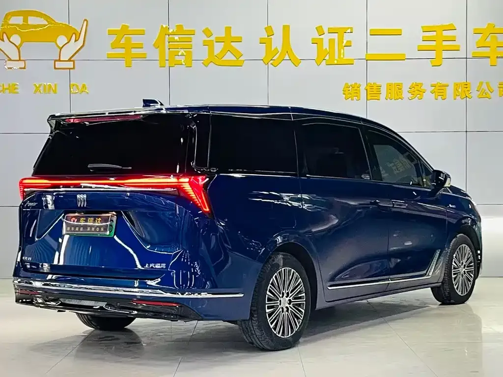 Buick GL8 Hybrid — фото 9