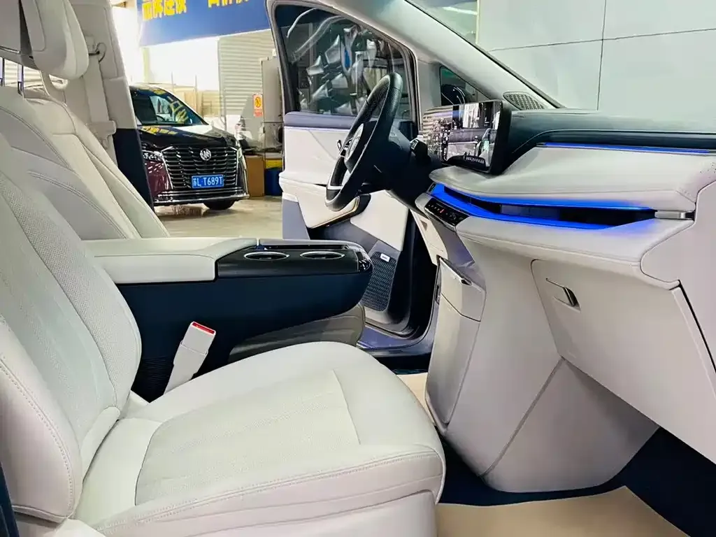 Buick GL8 Hybrid — фото 7