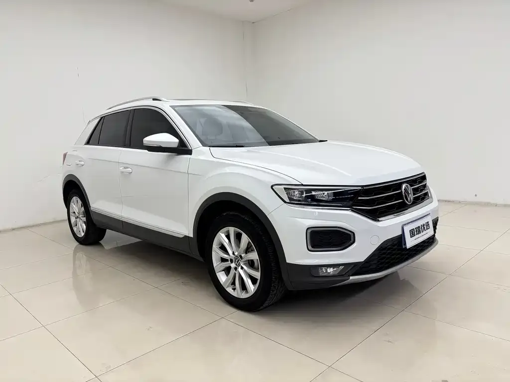 Volkswagen T-Roc — фото 10