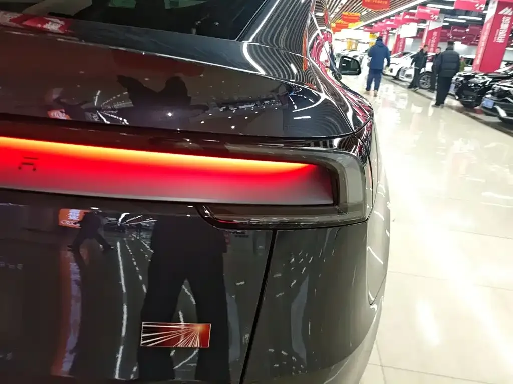 Tesla Model Y 2025 из CN, фото 5
