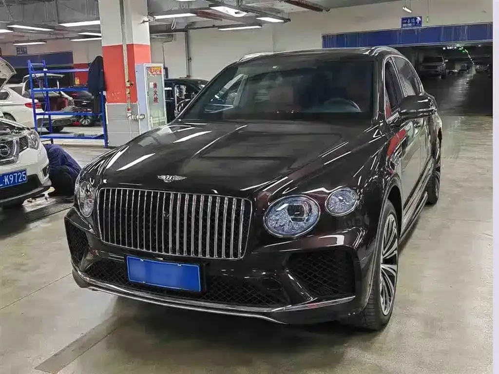 Bentley Bentayga 2023 из CN, фото 1