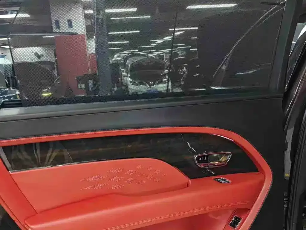 Bentley Bentayga 2023 из CN, фото 6