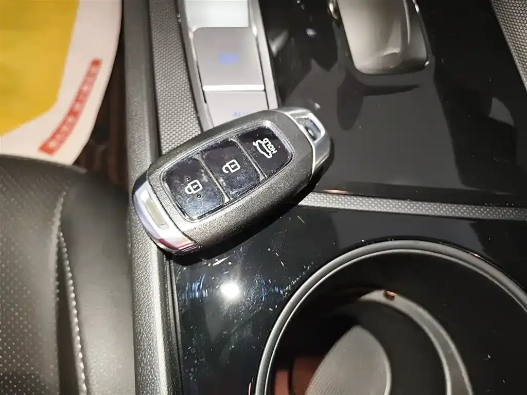 Hyundai Elantra 2025 из CN, фото 2