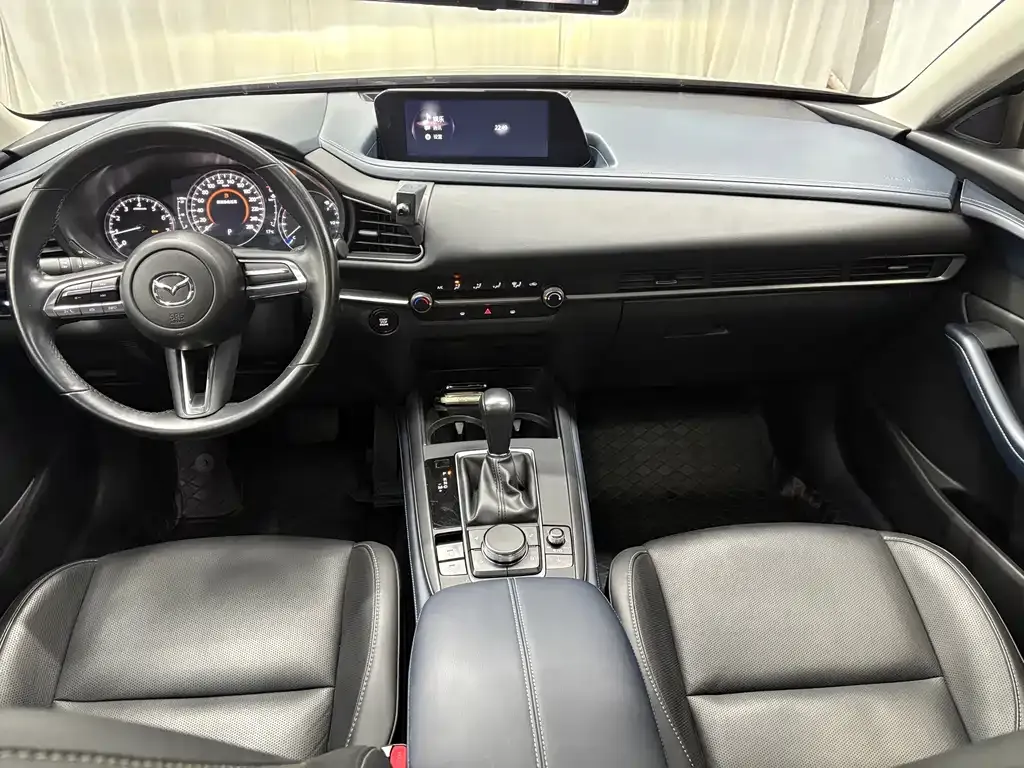 Mazda CX-30 — фото 10