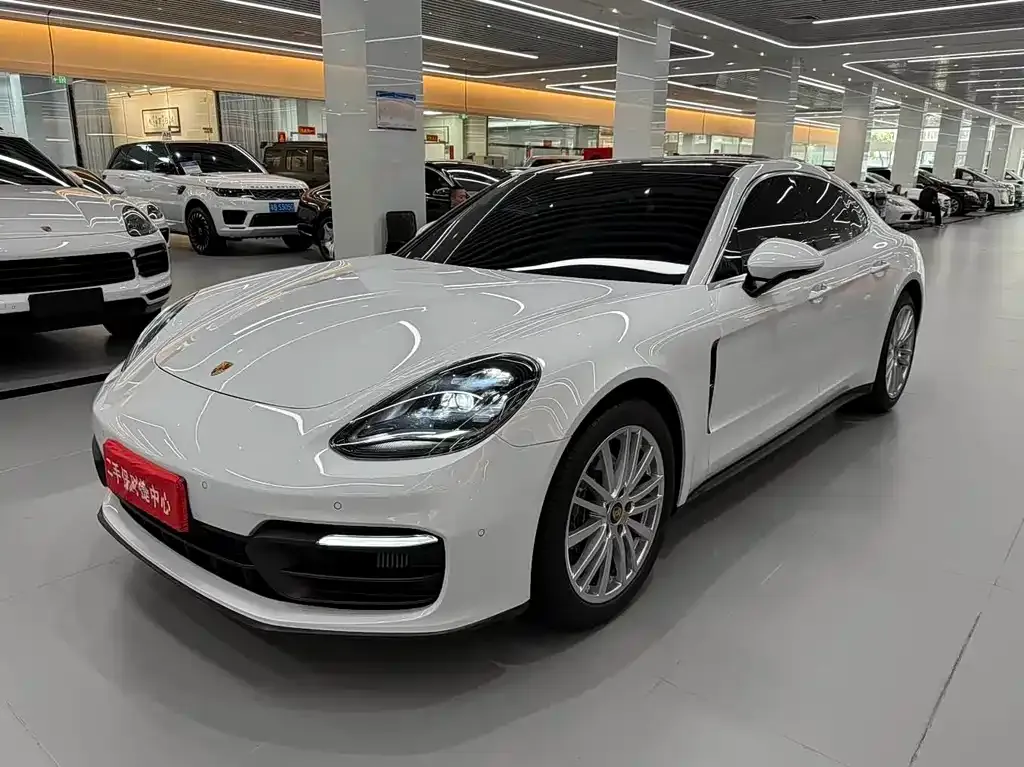 Porsche Panamera — фото 1