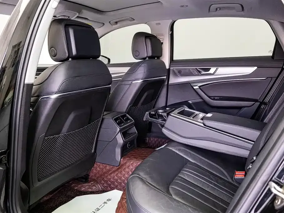 Audi A6L 2021 из CN, фото 2