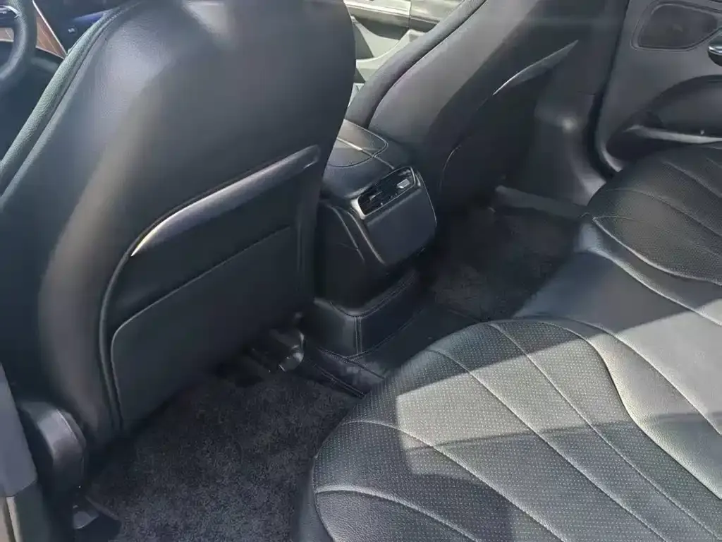 Mercedes-Benz EQE 2022 из CN, фото 8