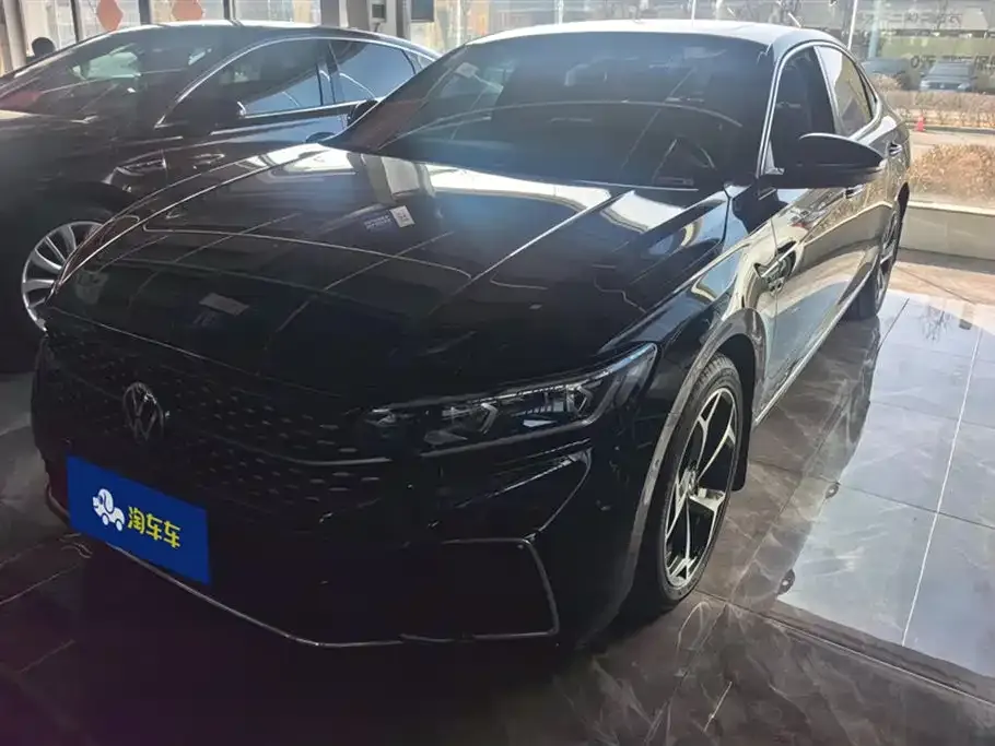 Volkswagen Passat 2023 из CN, фото 1