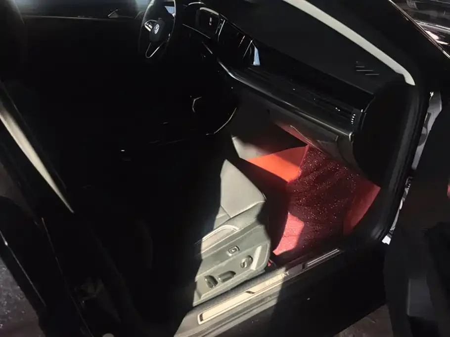 Volkswagen Passat 2023 из CN, фото 4