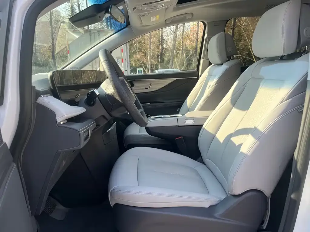 Buick GL8 2024 из CN, фото 9
