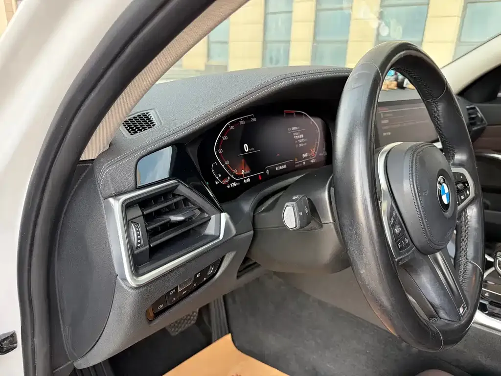 BMW 3 Series 2021 из CN, фото 4