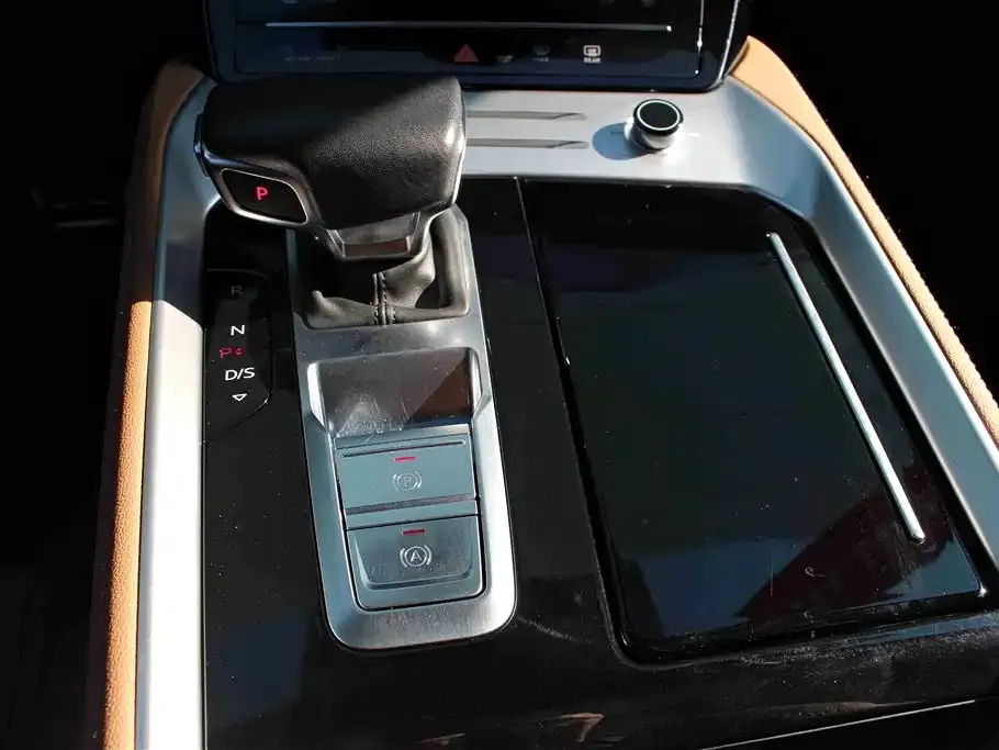 Audi Q6 2025 из CN, фото 6