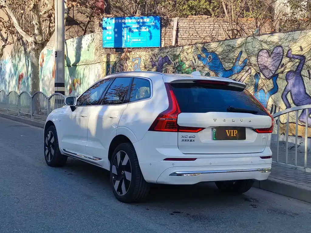 Volvo XC60 PHEV 2024 из CN, фото 6
