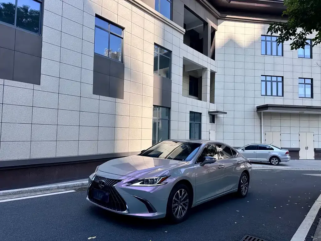 Lexus ES 2023 из CN, фото 3