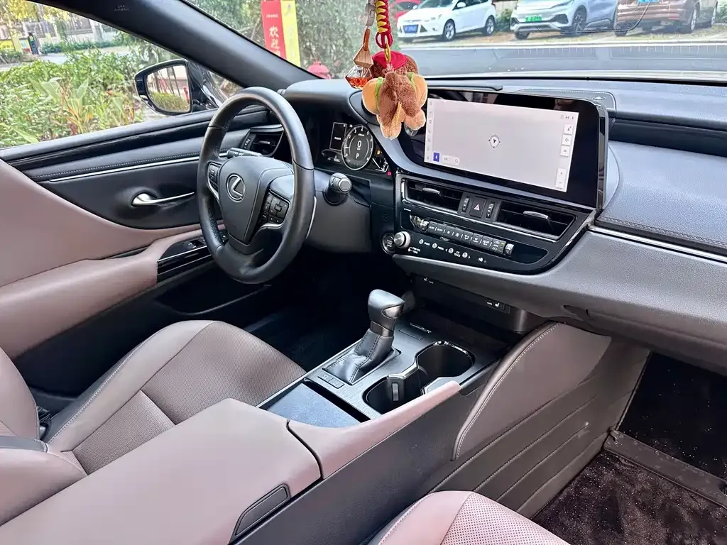 Lexus ES 2023 из CN, фото 2
