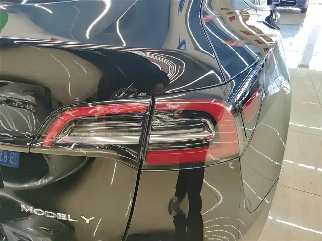 Tesla Model Y 2023 из CN, фото 8