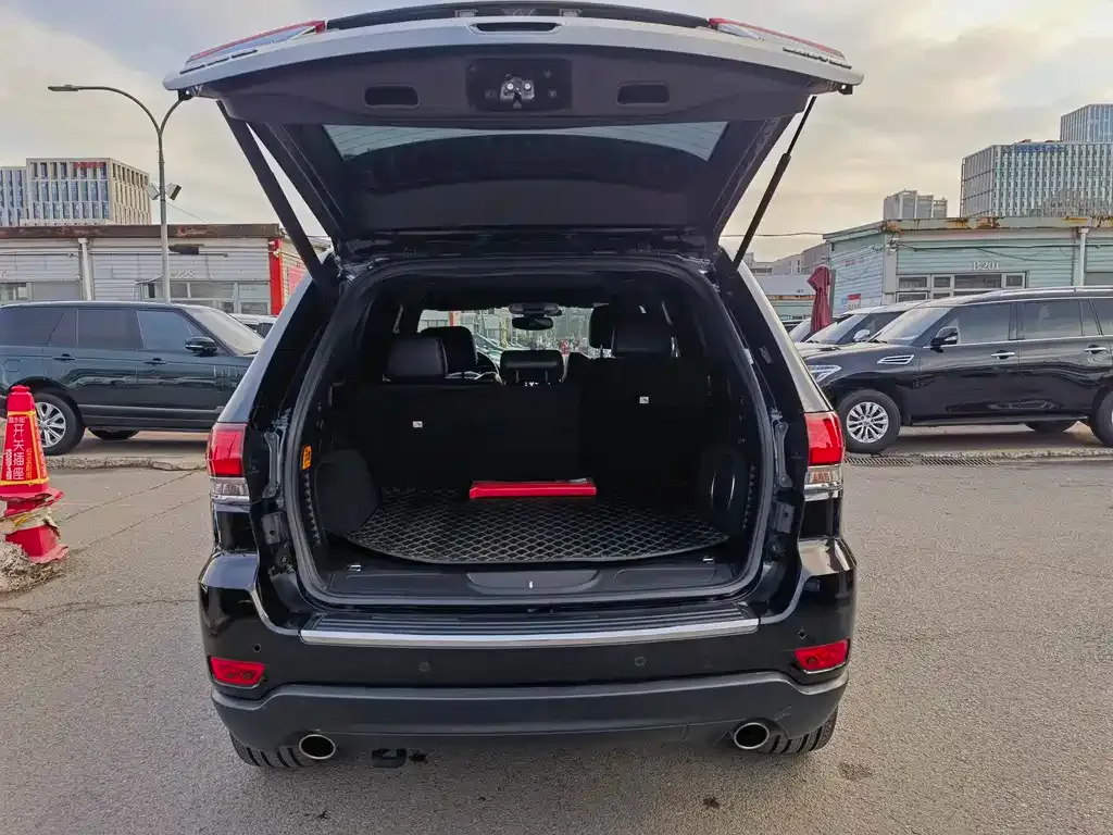 Jeep Grand Cherokee (Import) 2021 из CN, фото 8