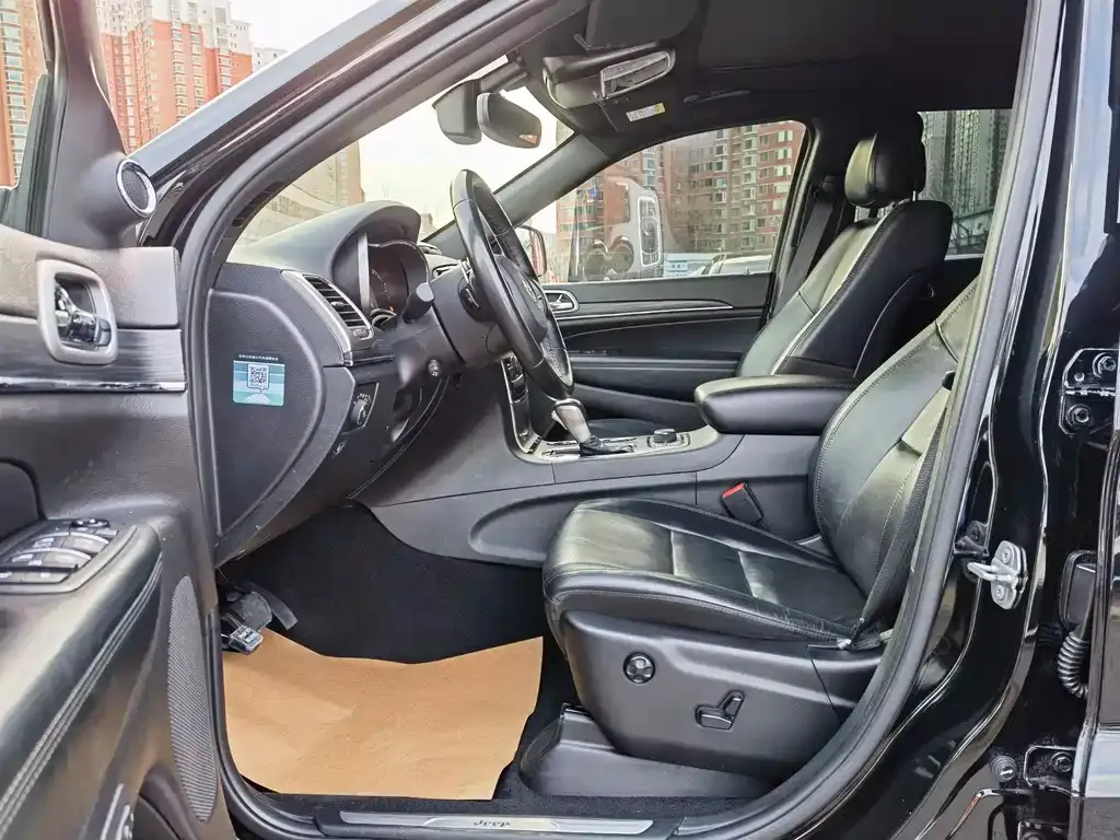 Jeep Grand Cherokee (Import) 2021 из CN, фото 7