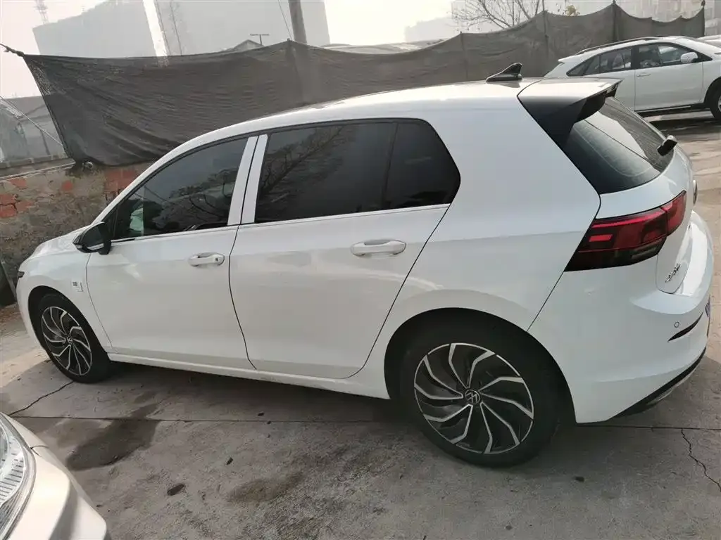Volkswagen Golf 2024 из CN, фото 4