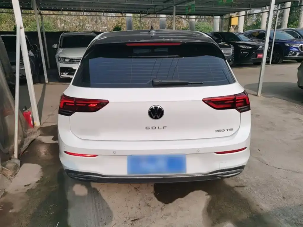 Volkswagen Golf 2024 из CN, фото 10