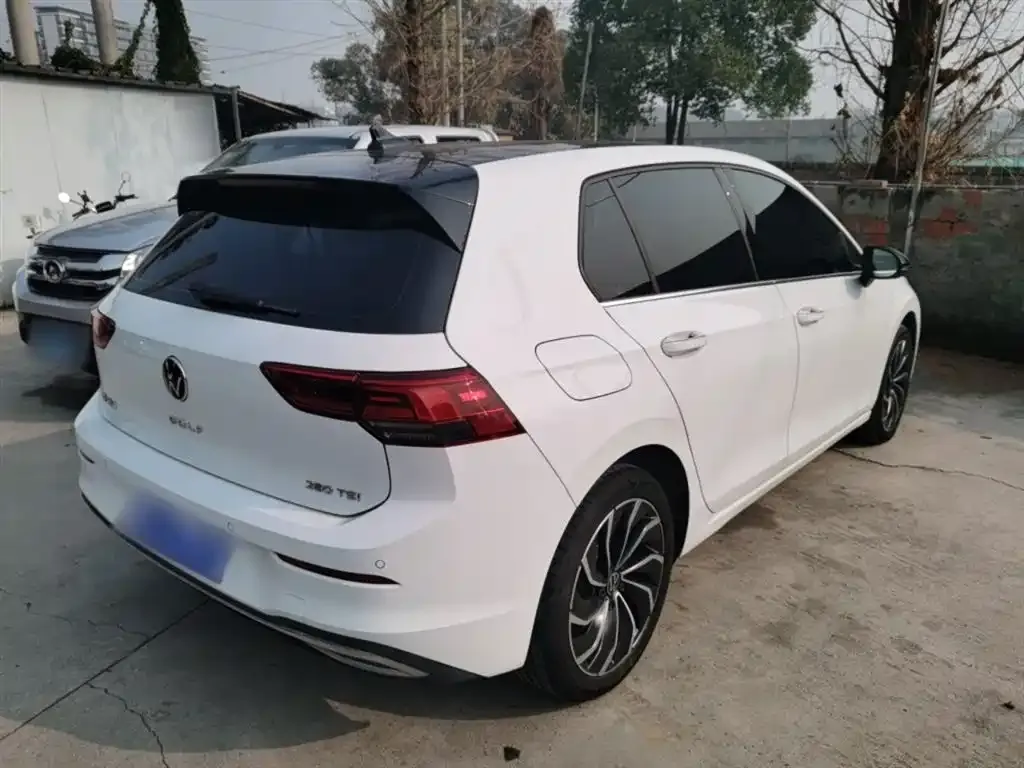 Volkswagen Golf 2024 из CN, фото 6