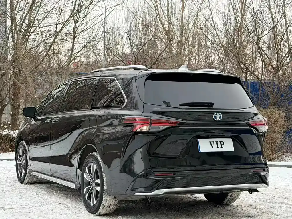 Toyota Granvia — фото 6