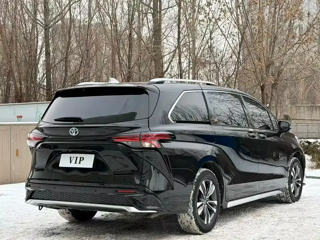 Toyota Granvia — фото 5