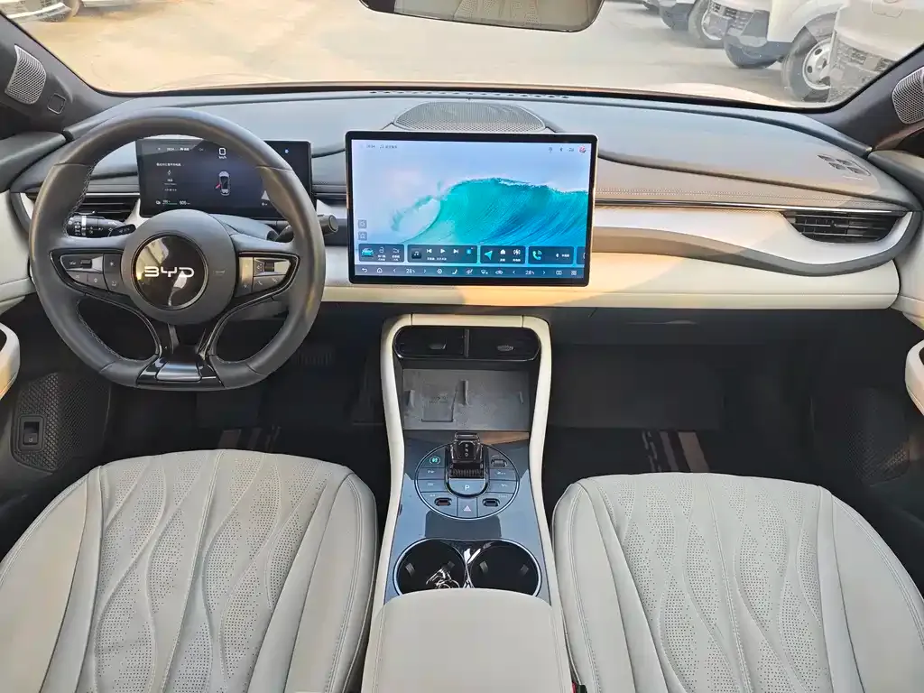 BYD Seal 06GT — фото 9