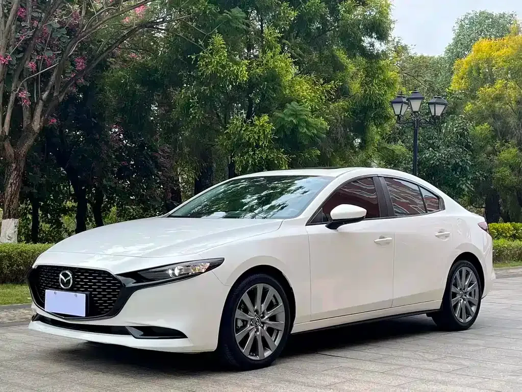 Mazda 3 Axela 2023 из CN, фото 1