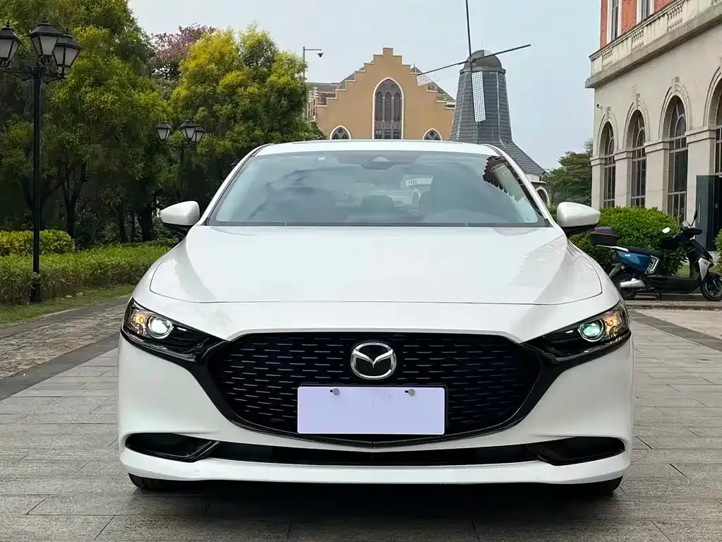 Mazda 3 Axela 2023 из CN, фото 2