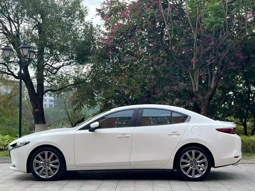 Mazda 3 Axela 2023 из CN, фото 4