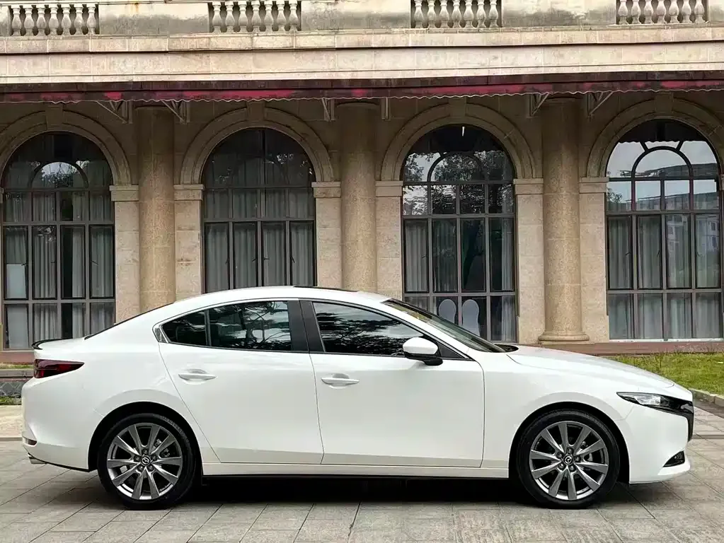 Mazda 3 Axela 2023 из CN, фото 10