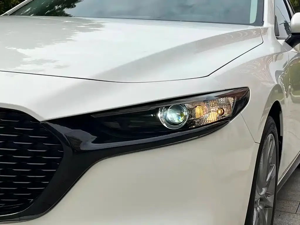 Mazda 3 Axela 2023 из CN, фото 8