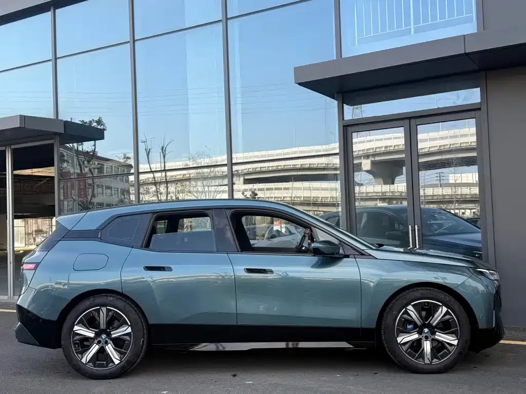 BMW iX 2023 из CN, фото 2