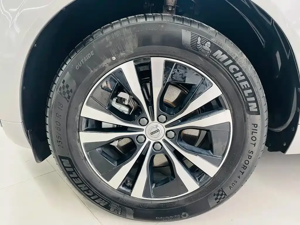 Volvo XC60 2024 из CN, фото 7