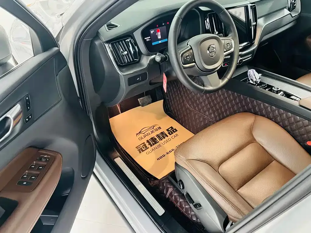 Volvo XC60 2024 из CN, фото 9