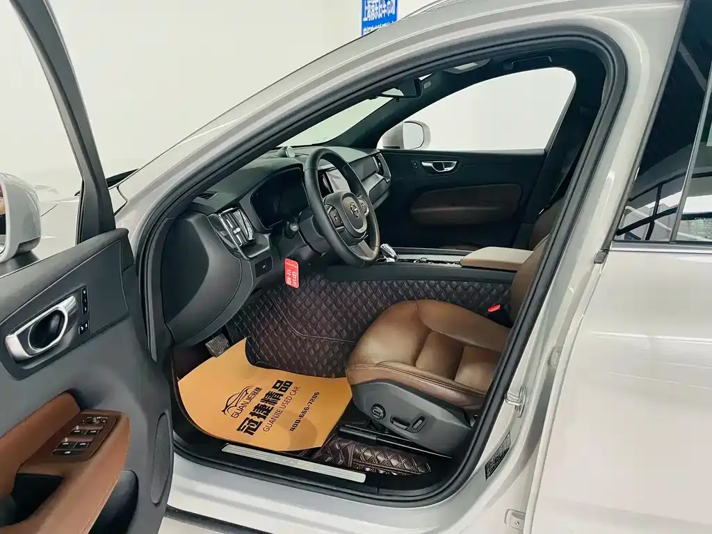 Volvo XC60 2024 из CN, фото 10