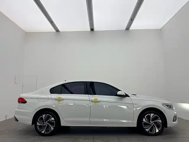 Volkswagen Bora 2023 из CN, фото 7