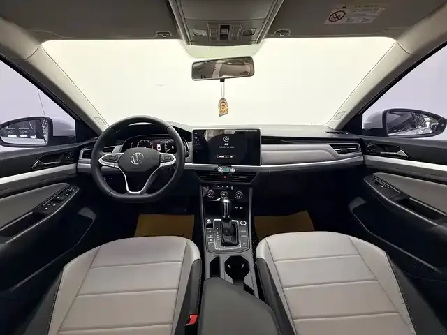 Volkswagen Bora 2023 из CN, фото 8