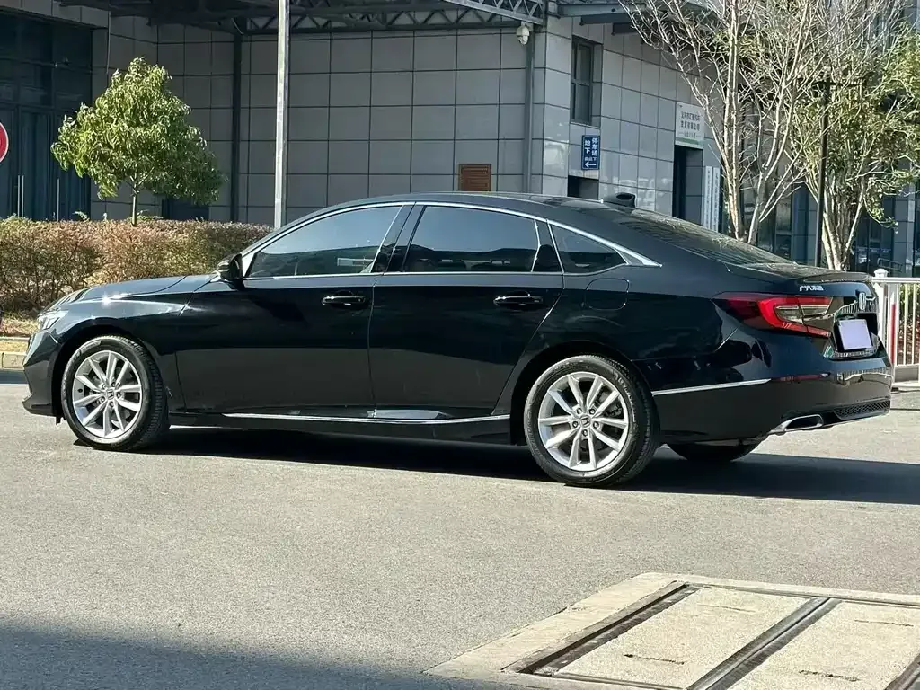 Honda Accord 2023 из CN, фото 9